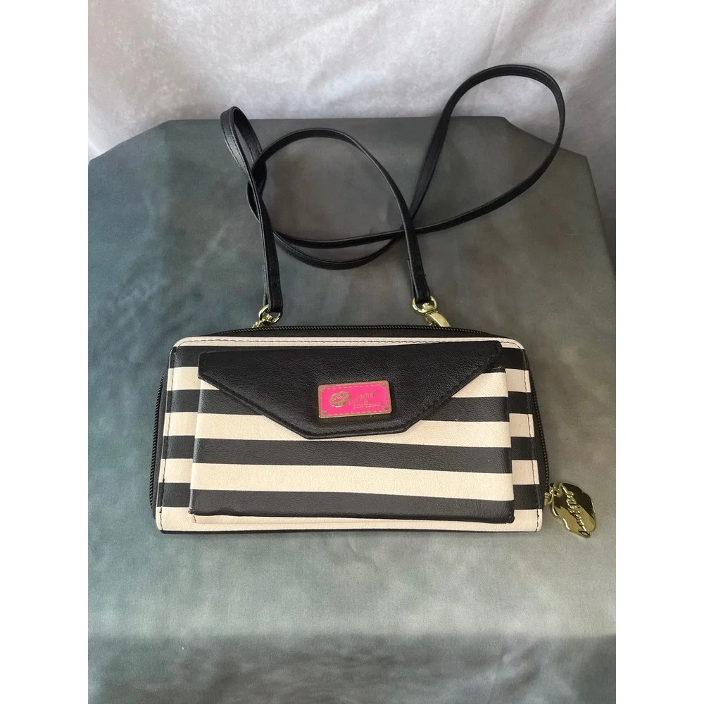 Betsey Johnson‎ Black White Stripe Convertible Crossbody Wallet Clutch